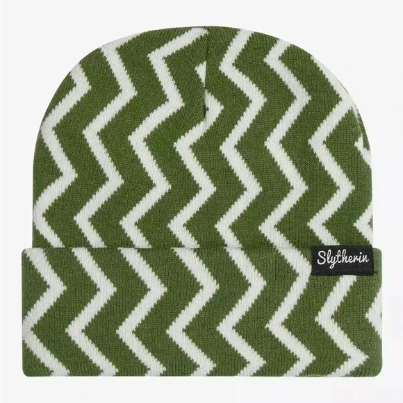 Slytherin Knit Beanie Hat NWT Harry Potter - Picture 3 of 8